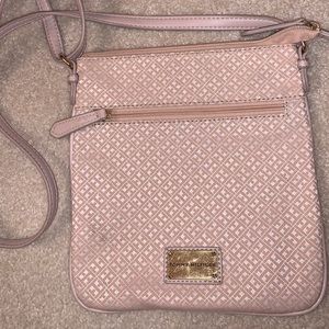TOMMY HILFIGER CROSSBODY PURSE